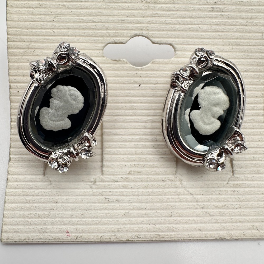Vintage 90s Silver Tone Cameo Oval Stud Earrings with Glass Accents